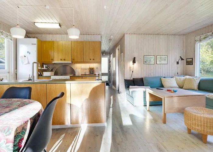 בית נופש Scenic Summer House On Langeland *