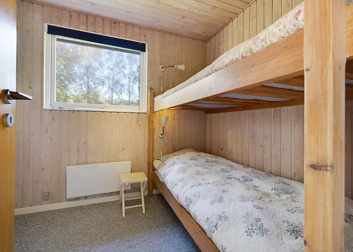 Scenic Summer House On Langeland בית נופש *